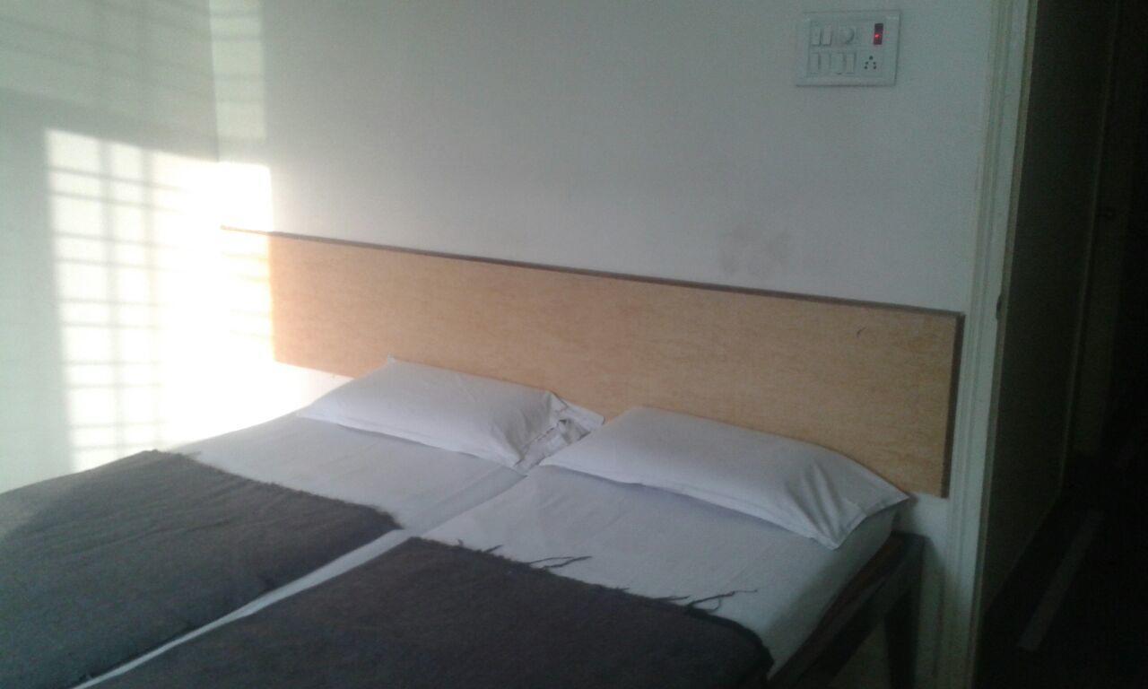 Swagat Lodge Shirdi Exterior photo